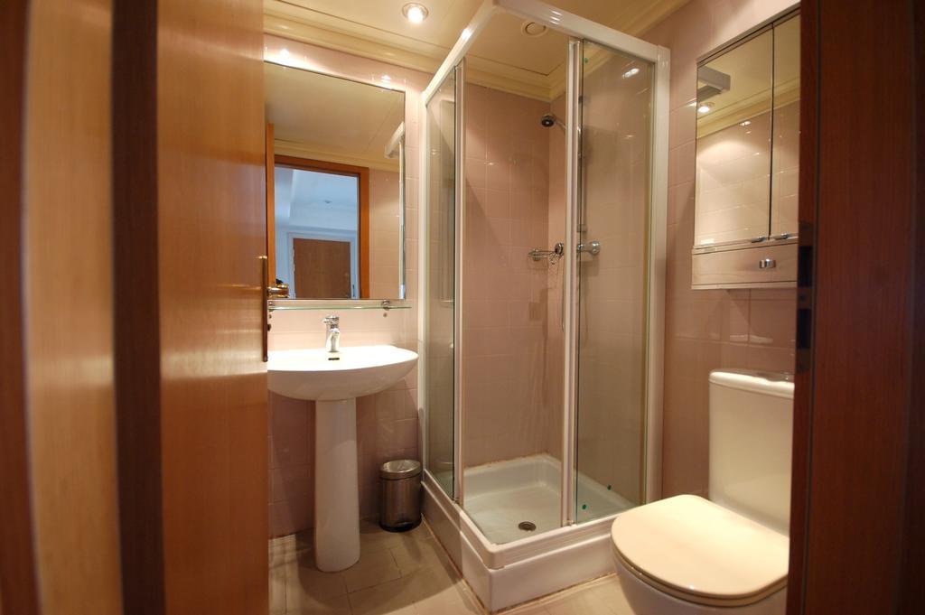 Lets Holidays Apartment Sea Views In Barcelona Habitación foto